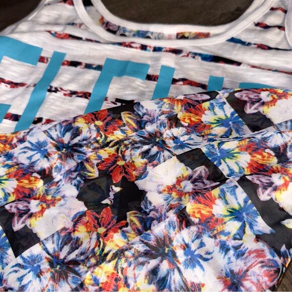 Xhiliration Juniors' Floral Fleur Flowy Top Size XL - Picture 3 of 9